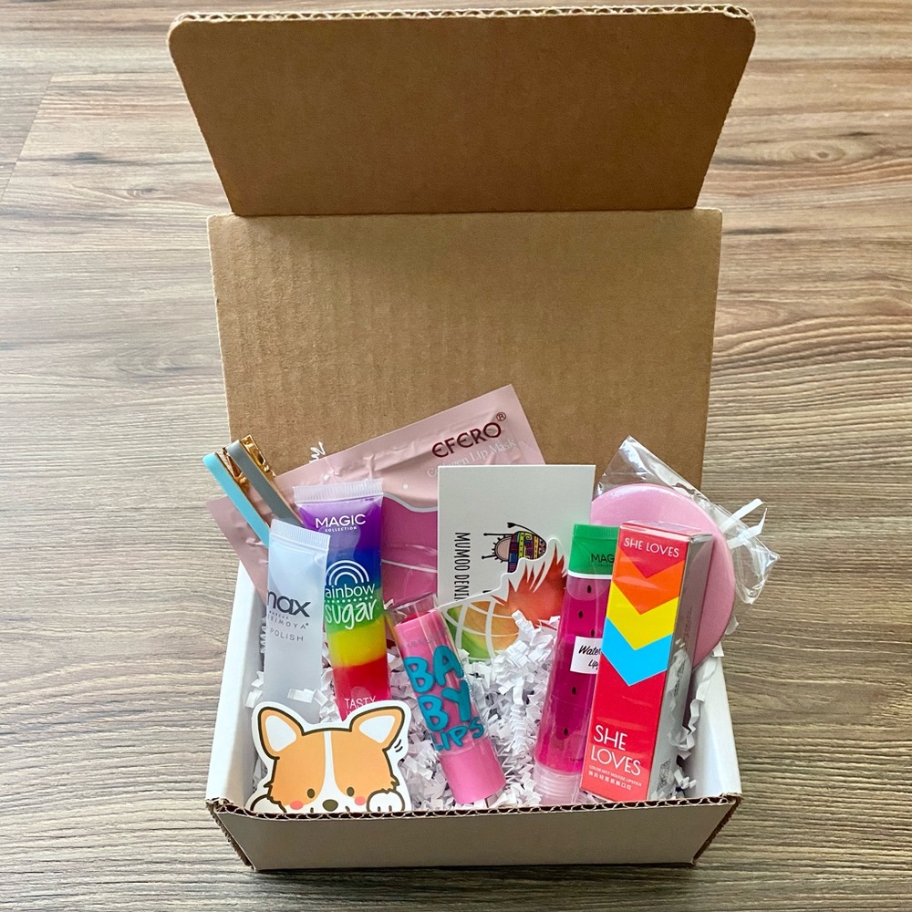 Mumoo Kisses Lip Gloss Box! - Picture 5 of 8